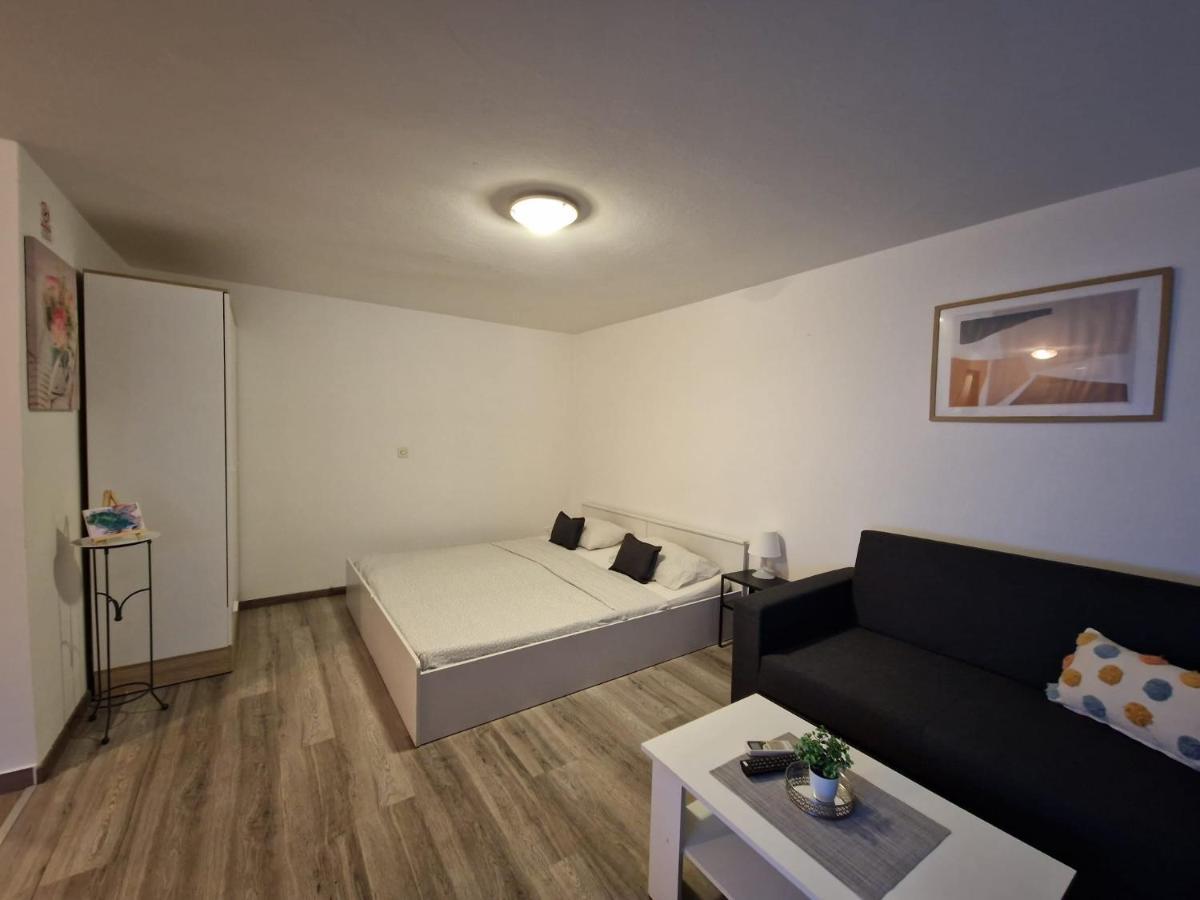 Luigi Apartman *